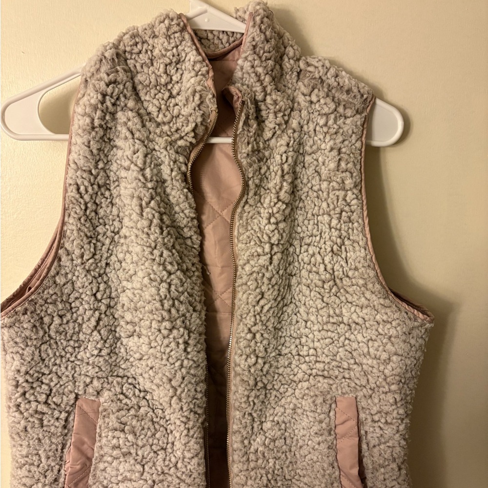 Women's Cream Pink Sherpa Reversible Vest Size Medium